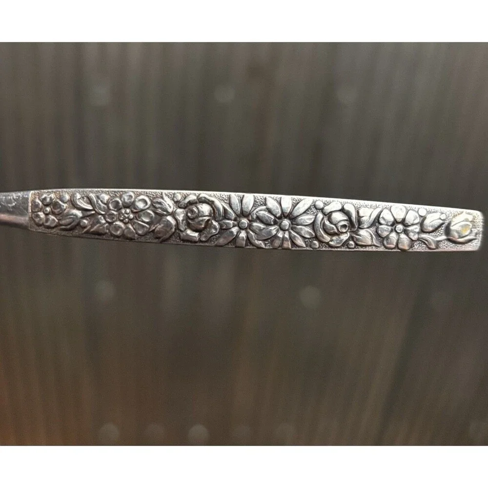 Set of 6 O Roger’s Oneida Stainless Steel Floral Spoons
